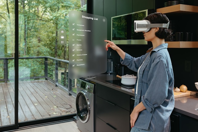 Augmented Reality (AR) and Virtual Reality (VR)